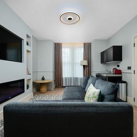 Nine Elms Modern Studio Apartments London Exterior photo