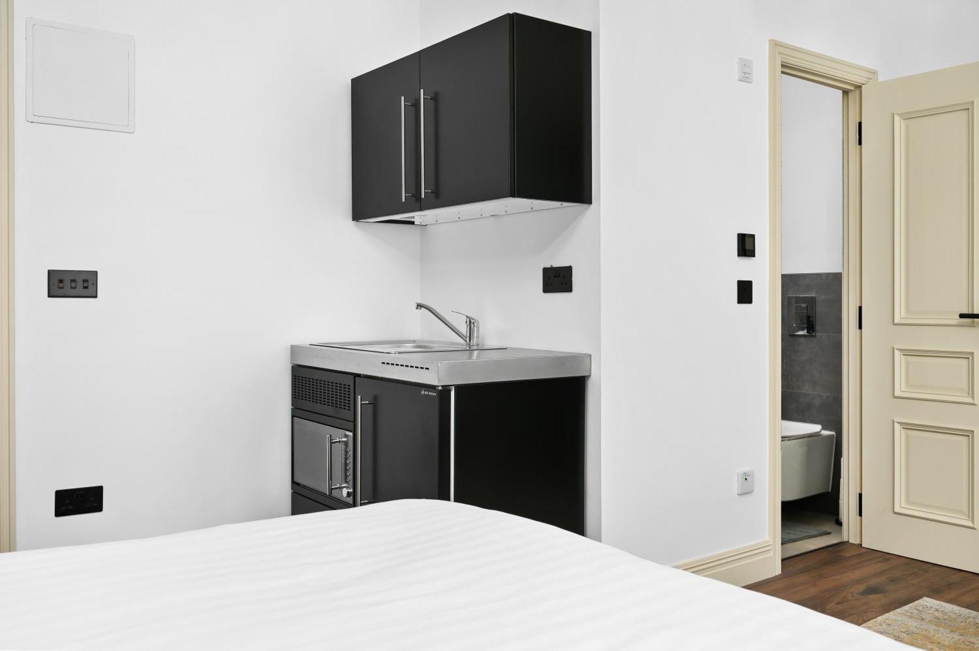Nine Elms Modern Studio Apartments London Exterior photo
