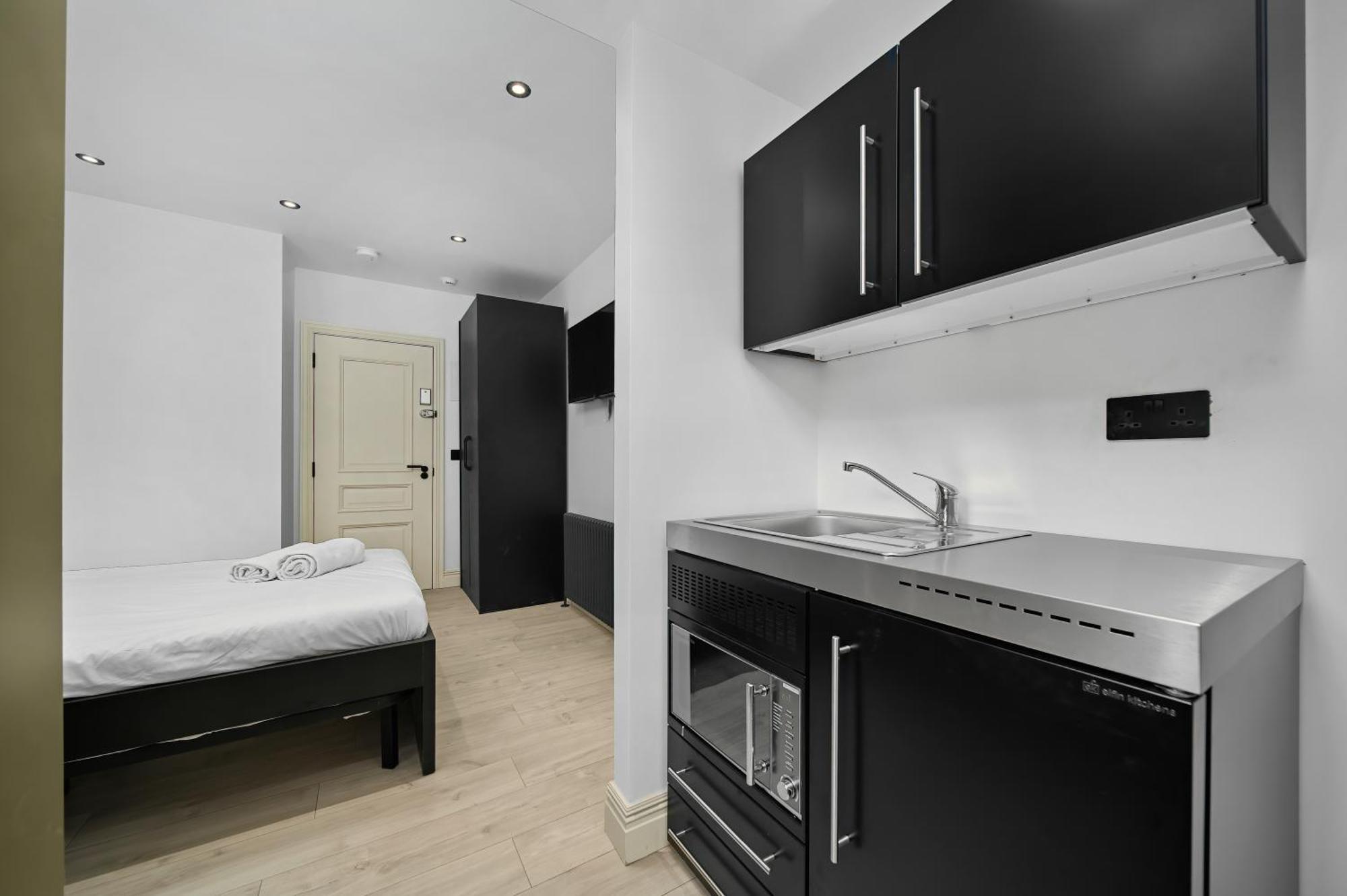 Nine Elms Modern Studio Apartments London Exterior photo