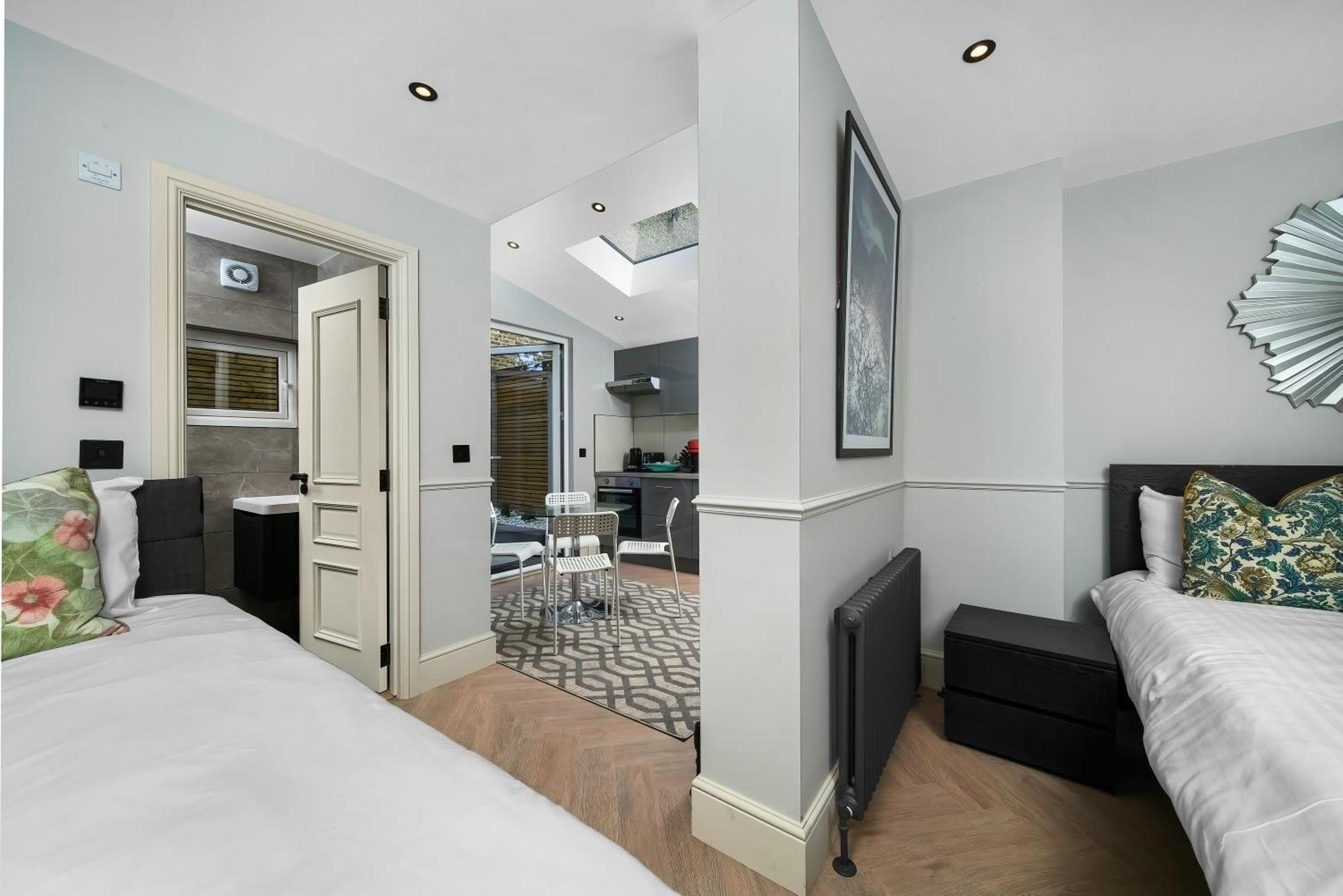 Nine Elms Modern Studio Apartments London Exterior photo