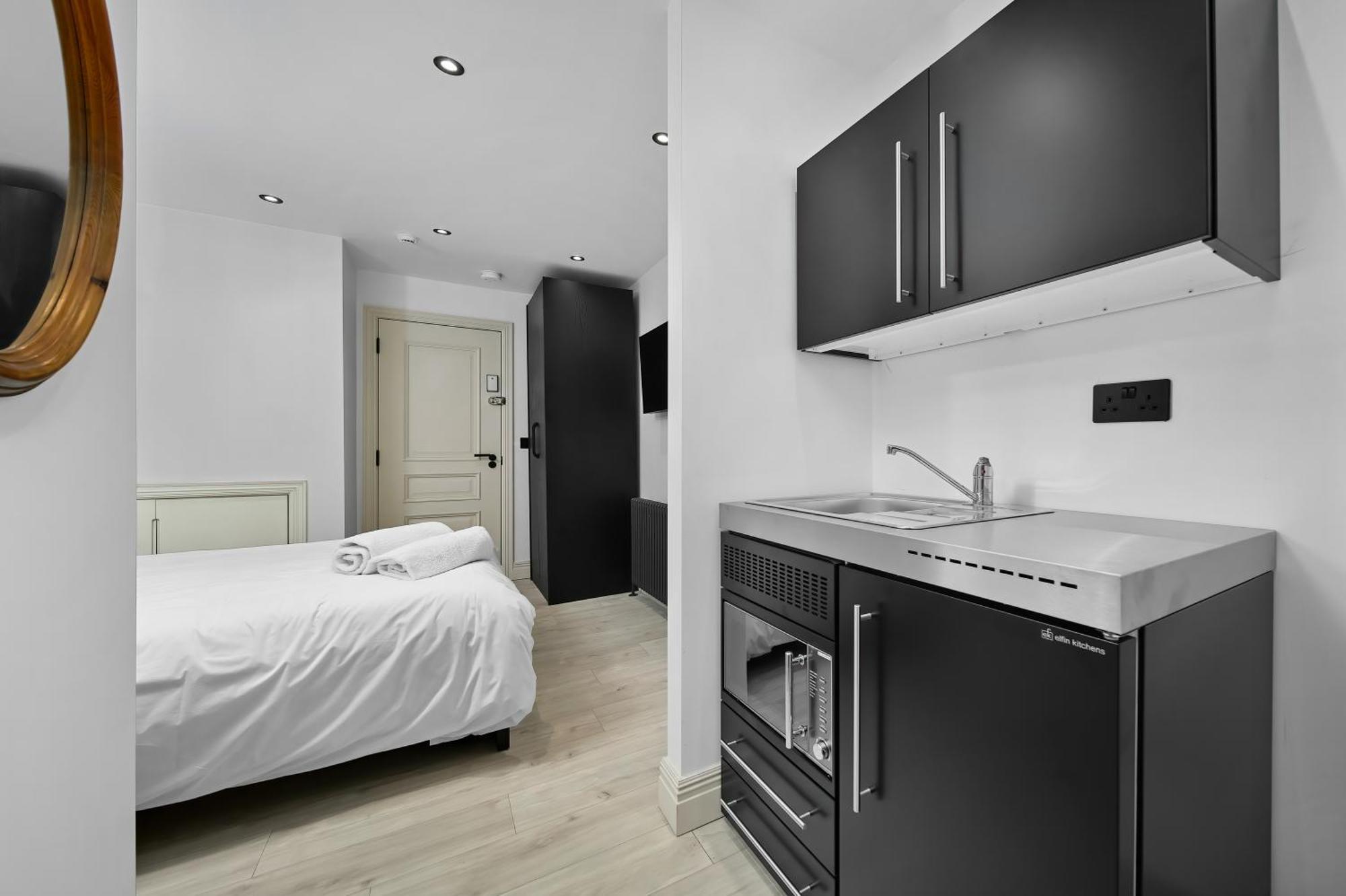 Nine Elms Modern Studio Apartments London Exterior photo