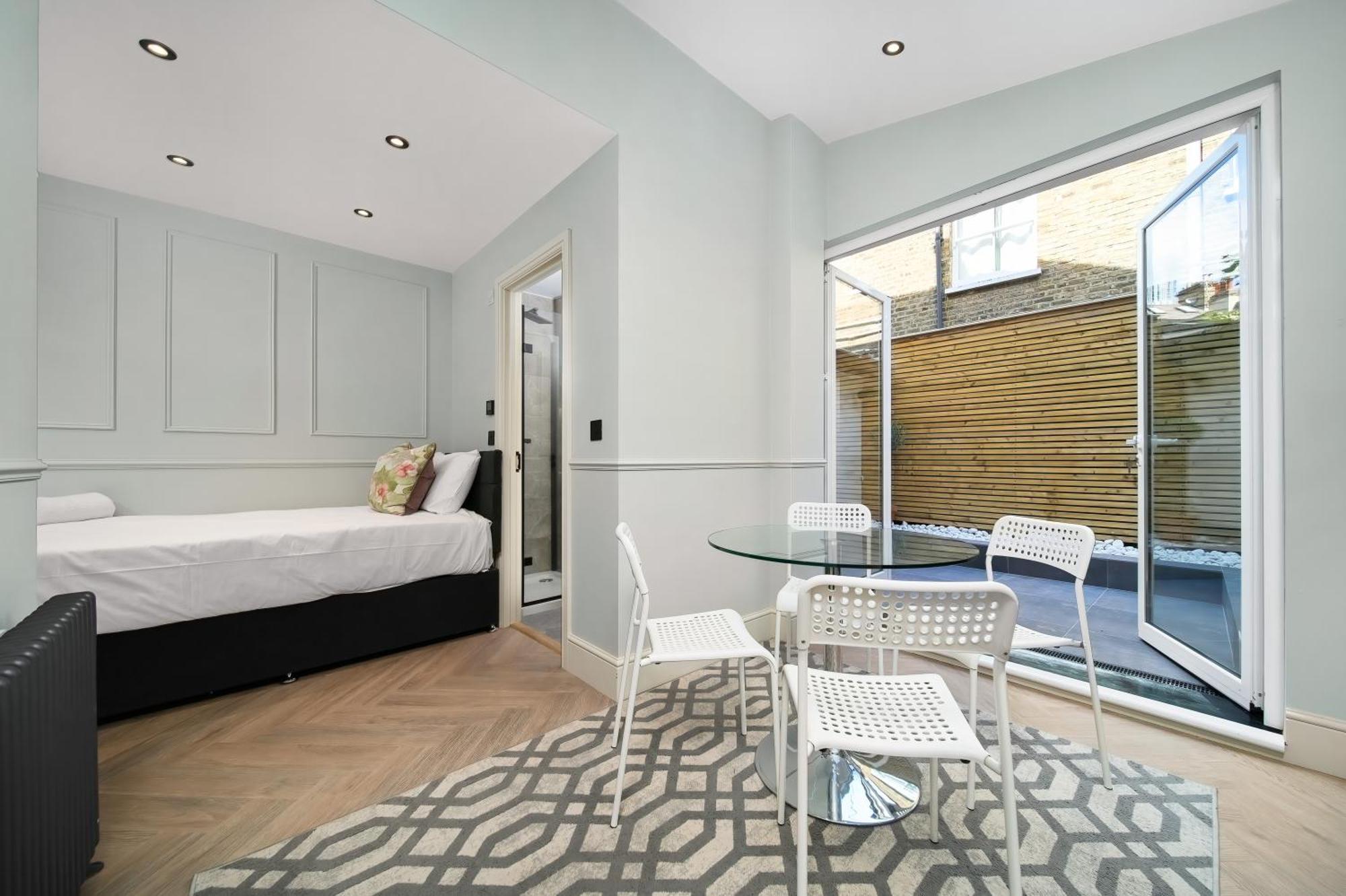 Nine Elms Modern Studio Apartments London Exterior photo