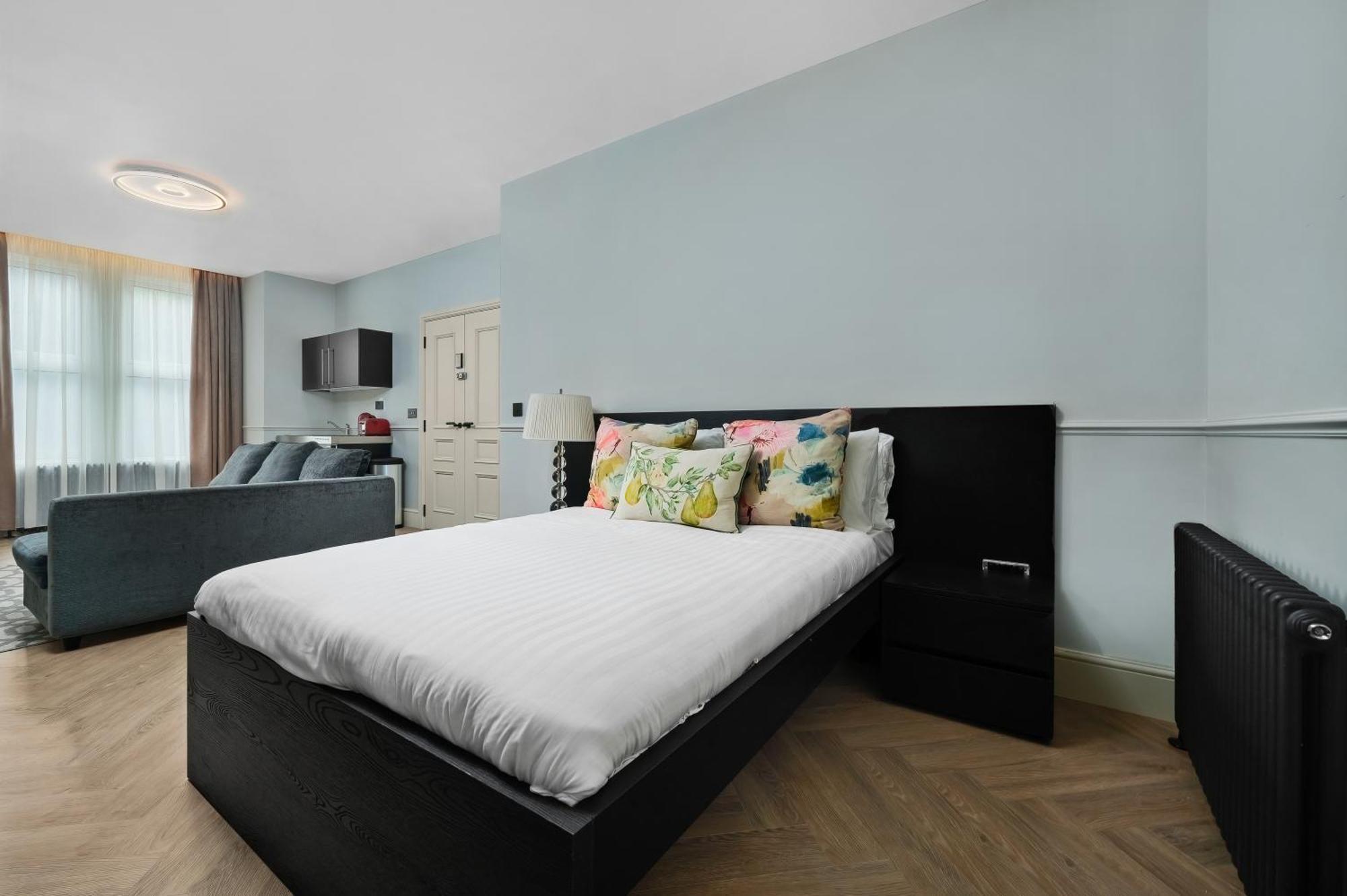 Nine Elms Modern Studio Apartments London Exterior photo